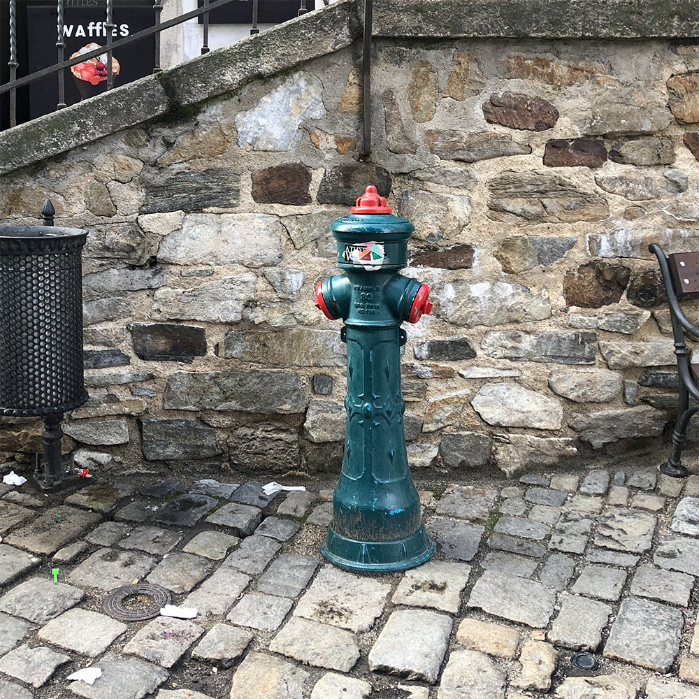 hydrant after creperie